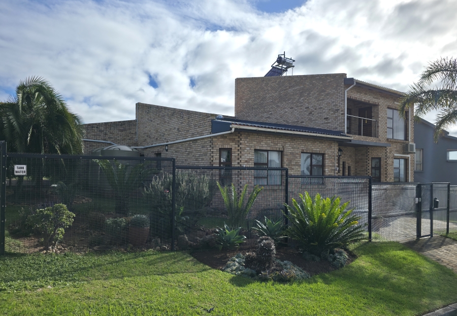 3 Bedroom Property for Sale in Wavecrest Eastern Cape